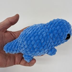 Super cute lizard baby crochet item!